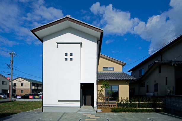 蔵の風貌のような外観 株式会社TAKATA建築の施工事例 「蔵＋遊×笑×集」の家