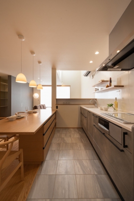 キッチン チューモク株式会社の施工事例 空間のつながりと広さを感じられる家
