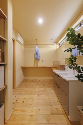   夢ハウスパートナー　(有)斉藤工務店の施工事例 自然豊かな里山に「薪ストーブのある木の家」 thumbnail