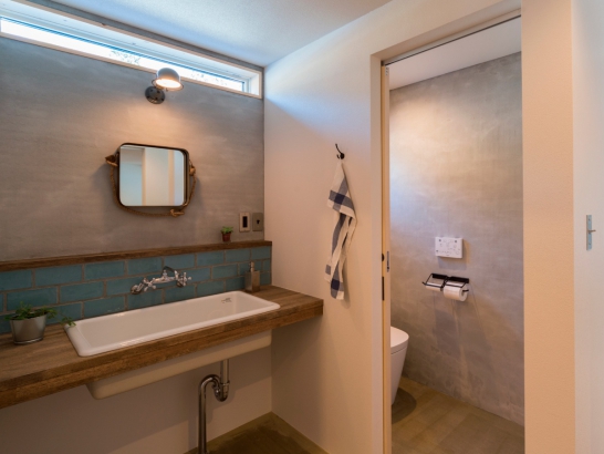 GGM ABSE　洗面台　トイレ 有限会社 吉田建築の施工事例 大空間を可能にする「SE構法」のいえ thumbnail