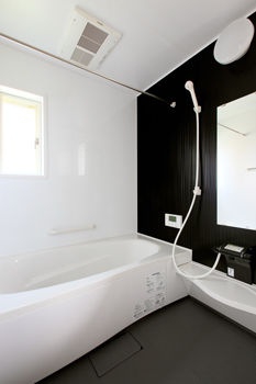 浴室 株式会社ホームライフの施工事例 「スタイリッシュな平屋」をモチーフとした商品「ノベル」をベースにしたシンプル住宅