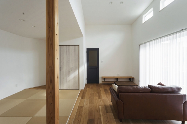 琉球畳 株式会社ホームライフの施工事例 子育て家族がおしゃれに楽しく暮らせるシンプルデザインが心地好い寛ぎの家