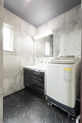 洗面脱衣室 株式会社ホームライフの施工事例 15坪の敷地を効率的に活用。2階LDKで明るく開放的な暮らし