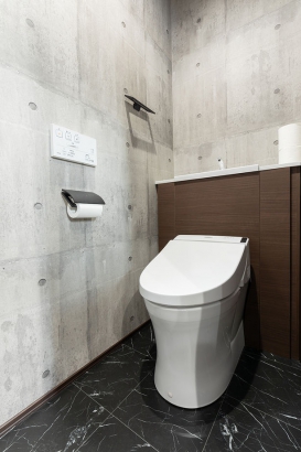 トイレ 株式会社ホームライフの施工事例 15坪の敷地を効率的に活用。2階LDKで明るく開放的な暮らし