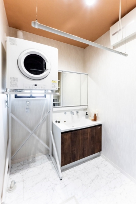 洗面室 西日本住宅株式会社の施工事例 ボヘミアンテイスト×都会的なテイストのBOHOスタイル thumbnail