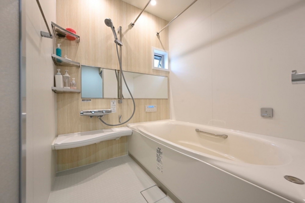 お風呂・バスルーム 株式会社ゼロ・コーポレーションの施工事例 2間間口で趣味も暮らしも満喫できる空間を生み出した狭小3階建ての家