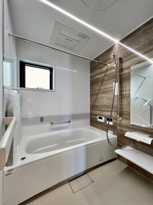 浴室 エナ・ホーム株式会社の施工事例 未来を見据えた都会に佇む平屋住まい