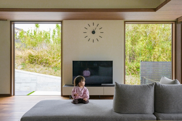 VOICE 三井ホーム株式会社の施工事例 開放感に満ちた、 グレイッシュなモダンデザインの平屋