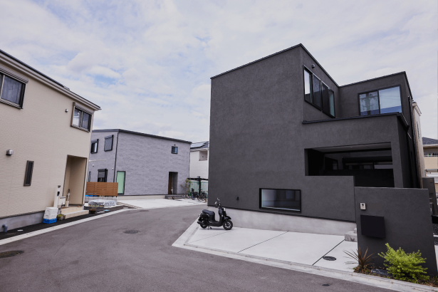 外観 冨田建設株式会社の施工事例 外を暮らしに取り組む、くつろぎのコートハウス