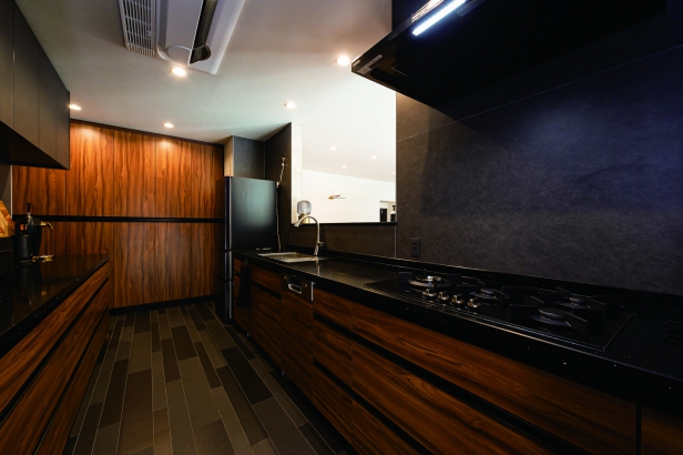 キッチン 株式会社アイ工務店の施工事例 洗練されたデザインと機能性を備えた“ホテルライク”な上質空間を実現