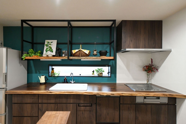 キッチン 株式会社穂高住販の施工事例 世界に一つ、天然木のキッチンがあるリノベーションハウス