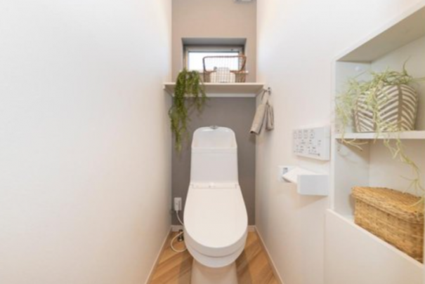 ◆従来のトイレに比べると節水性にも優れております！
◆最新機能付きのトイレです♪
◆窓から光が入り、明るい雰囲気のお手洗いです！
《近隣モデルハウス写真》