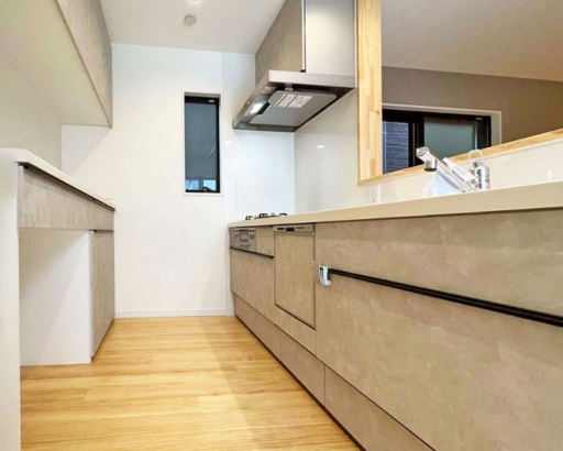 キッチン 株式会社SEIMUの施工事例 光と風を感じる、オープン階段のある住まい