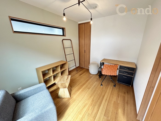 【ondo建物プラン例/洋室】落ち着いた色調の洋室。どんなインテリアにも合うシンプルな空間です。家具や植物などを飾って、お好みのプライベート空間をお作りいただけます。