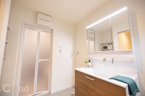 【ondo建物プラン例/洗面】広さに余裕のある洗面室は、身支度や家事を快適に行えます◎