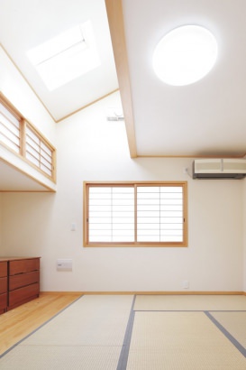 和室 株式会社建築工房高松銘木店の施工事例 無垢材を使用し自然の温かみを詰め込んだ木の家