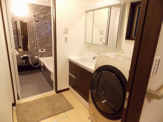 洗面室・システムバス 株式会社ファイブプラン建設の施工事例 大人モダンな住まい