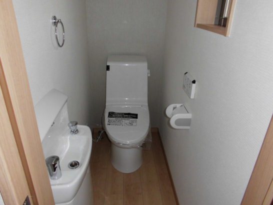 トイレ 株式会社ファイブプラン建設の施工事例 スタイリッシュな機能性に優れた家