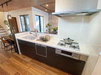 デザイン性と機能性を兼ね備えたキッチン
