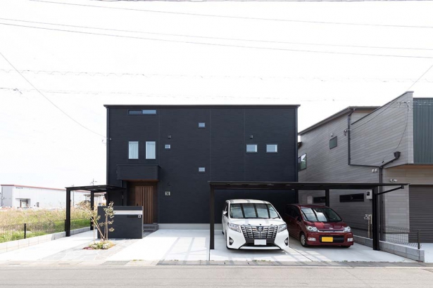 ブラックがベースのシンプルな外観 セナリオハウス（広島建設株式会社）の施工事例 デザインと暮らしやすさを追求した住まい